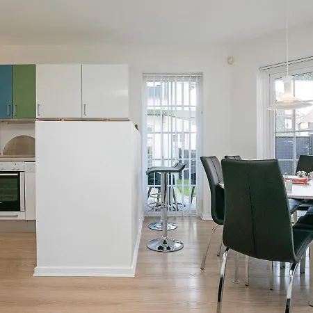 4 Person In Appartement